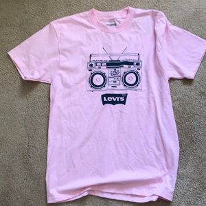 Mens Levi brand Boom Box T-shirt.